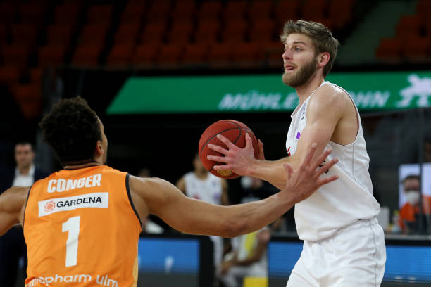 沈阳轰炸机 沈阳轰炸机