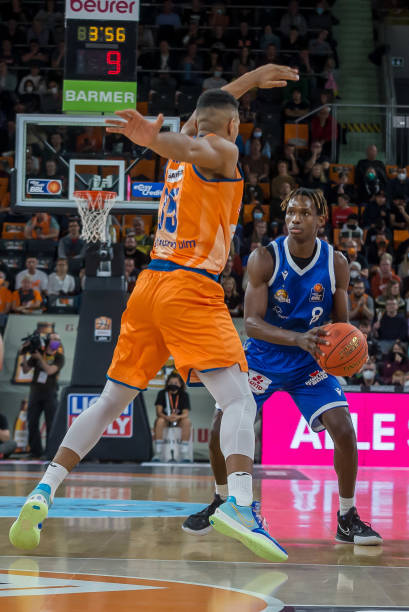 远队的后卫 远队的后卫